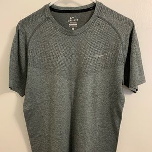 Nike Men’s Dri Fit Knit Short Sleeve Running/Work Out Shirt Medium Green/Grey